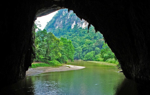 PUONG CAVE